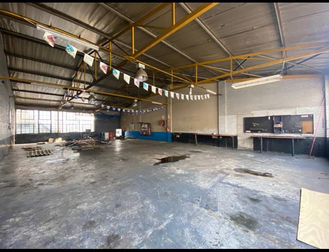 285M² WAREHOUSE TO LET IN SPARTAN